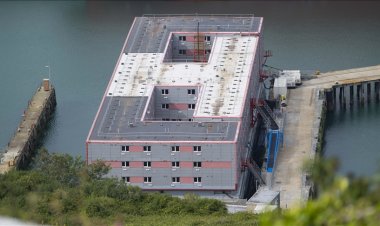 İngiltere'de sığınmacıların tutulduğu Bibby Stockholm gemisi Ocak 2025'te boşaltılacak