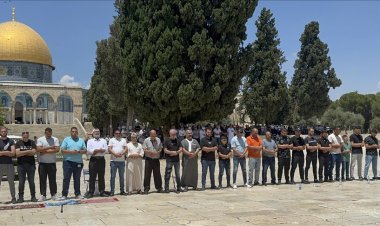 Mescid-i Aksa'da Heniyye için gıyabi cenaze namazı kılındı