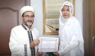 Belaruslu kadın, Kur'an-ı Kerim'den etkilenip Müslüman oldu