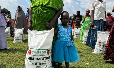 Umut Kervanı Uganda'da gıda yardımında bulundu