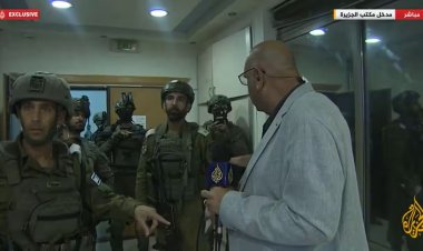 İşgalci İsrail askerleri baskın düzenlediği Batı Şeria'daki Al Jazeera ofisini kapattı