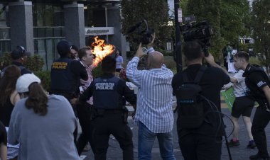İşgalci İsrail karşıtı protestocu Beyaz Saray yakınlarında kendini ateşe verdi