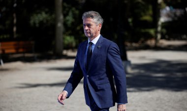 Slovenya Başbakanı Golob, İsrail'in yaraladığı Gazzeli çocukları ziyaret etti