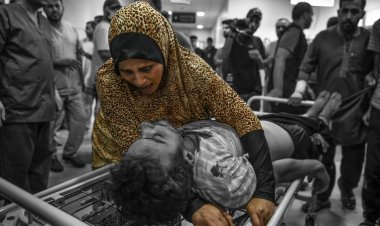 Gazze'nin kuzeyinde, terör rejimi saldırılarında katledilenler kefensiz defnediliyor