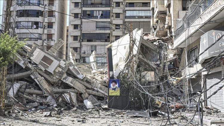 Beyrut'ta İsrail'in neden olduğu yıkım kameralara yansıdı