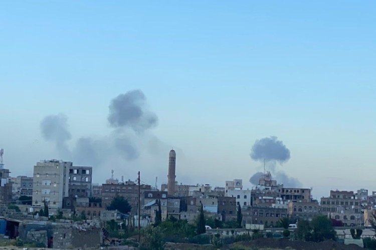 Emperyalist ABD ve İngiltere Yemen'e saldırdı