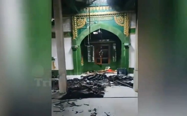 Hindular, dini bayram kisvesi altında camilere saldırdılar
