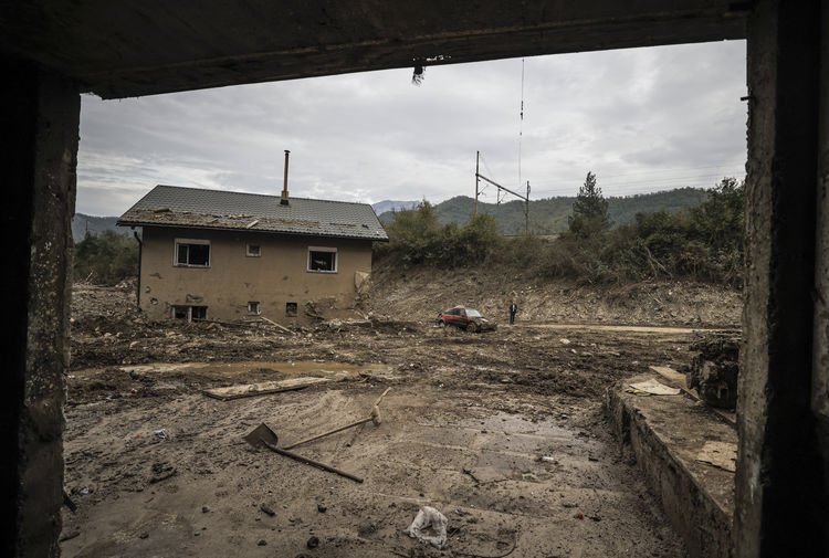 AB, selden etkilenen Bosna Hersek'e 20 milyon avro yardım sağlayacak