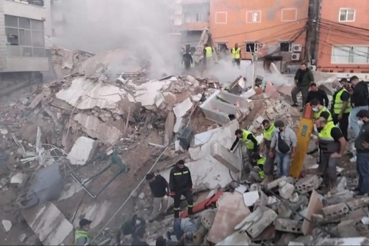 İsrail Lübnan'da bir mahalleyi bombaladı: 7 şehit 17 yaralı