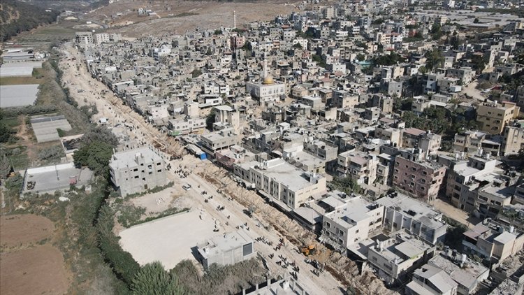 İsrail, Batı Şeria'da Filistinlilerin evlerine el koyarak askeri kışlaya dönüştürüyor