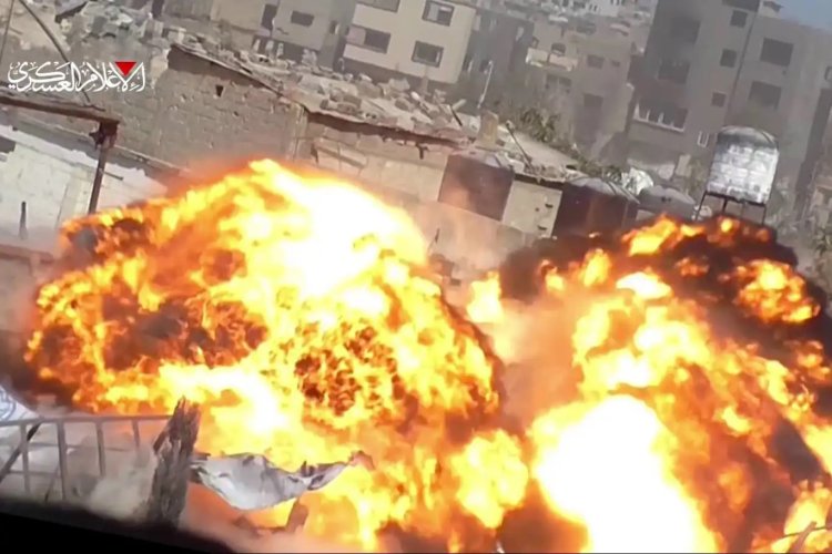 Kassam Tugayları, birçok İsrail aracını bombalayarak işgalcileri imha etti