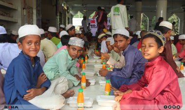 Umut Kervanı'ndan Bangladeş'te sıcak yemek dağıtımı