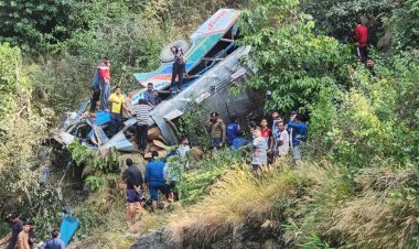 Hindistan'da otobüs uçuruma yuvarlandı: 22 ölü 24 yaralı