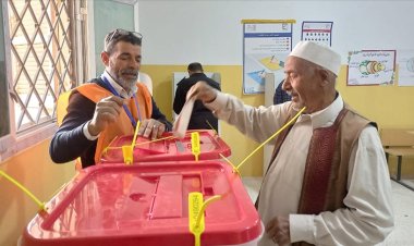 Libyalılar belediye meclisi seçimleri için sandık başında
