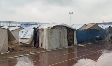 Gazze'de çadırları sular altında kalan Filistinliler, kış şartları yüzünden endişeli