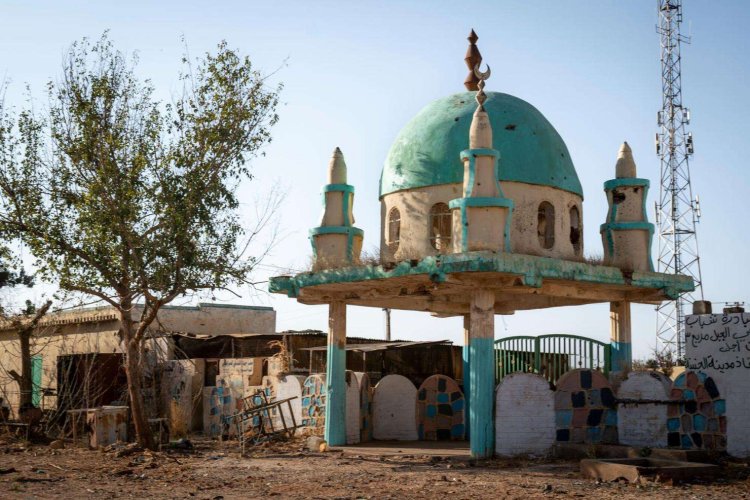 Sudan’daki iç savaş sırasında Hızlı Destek Kuvvetleri onlarca camiyi yıktı