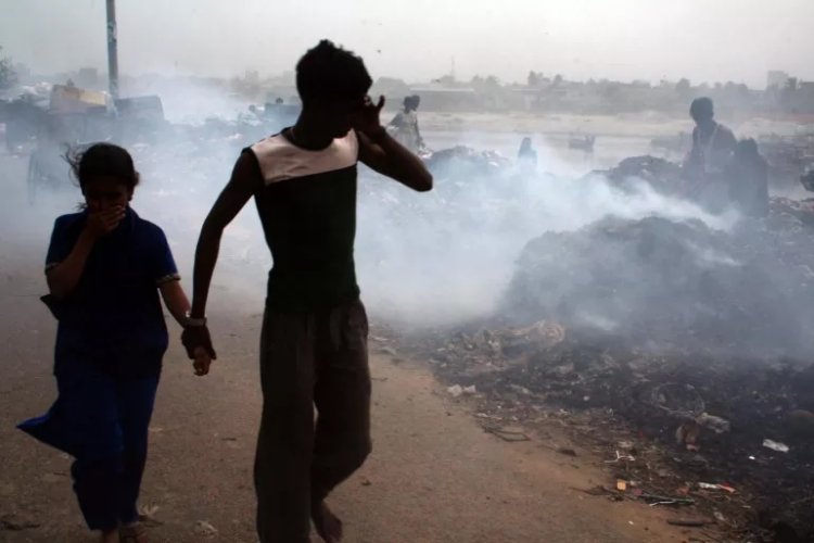 Milyonlarca  Bangladeşli çocuk 'tehlikeli kurşun zehirlenmesi' ile karşı karşıya