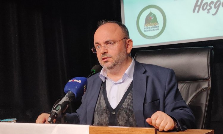 Yazar Yaman: Sahabeler hem terapi hem teselli hem de rehberlik vesilesidir