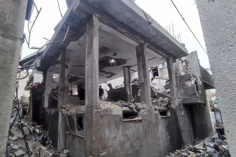 Soykırımcı İsrail'in Gazze'ye saldırılarında 12 Filistinli şehid oldu