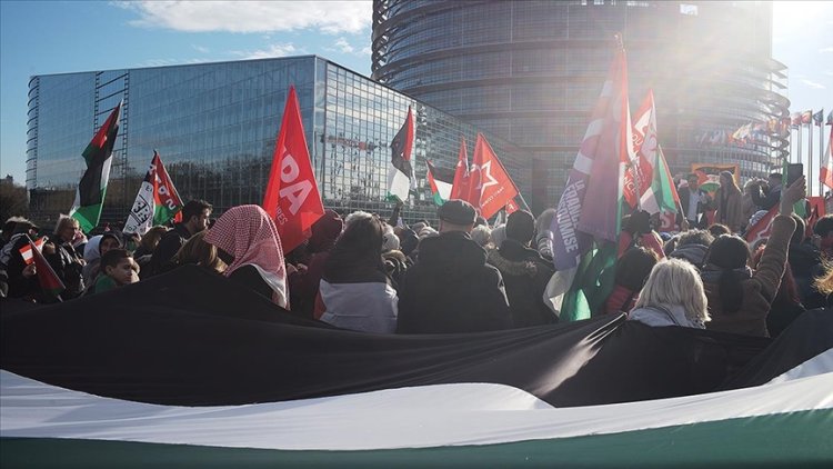 Avrupa Parlamentosu önünde Filistine destek gösterisi düzenlendi