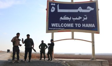 Suriye'de Hama iline hakim olan rejim karşıtı gruplar Humus'ta ilerliyor