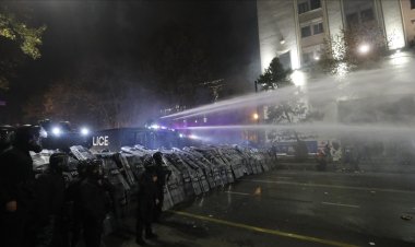 Gürcistan'da polis protestoya müdahale etti