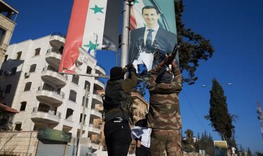 Muhalifler Şam'da: Suriye’deki 61 yıllık Baas rejimi çöktü