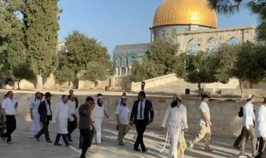 Siyonist sömürgeciler yine Mescid-i Aksa'yı bastı