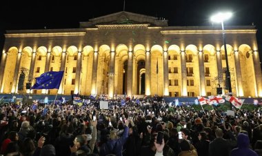 Gürcistan'da siyasi kriz devam ediyor