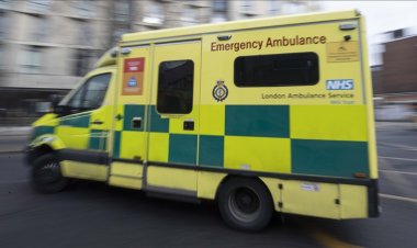 Londra'da bir kişi aracını kalabalığın üzerine sürdü; 4 yaralı