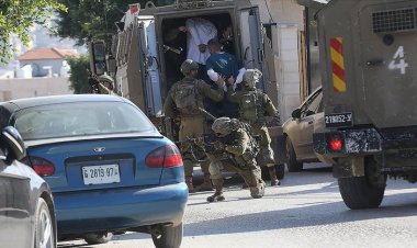 İşgalci İsrail Batı Şeria'da 25 Filistinliyi alıkoydu