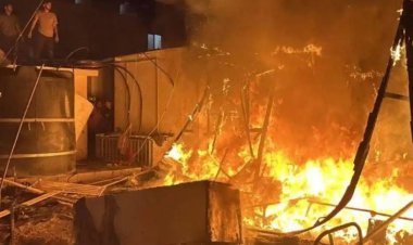 Katil İsrail, Gazze'de yerinden edilen sivillerin çadırlarına saldırdı