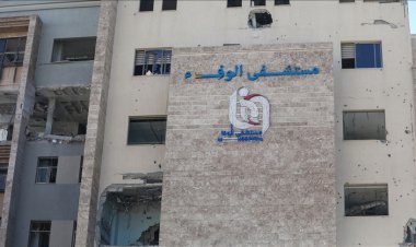 Haaretz: İsrail'in Gazze hastanelerini yıkması etnik temizliğin parçası