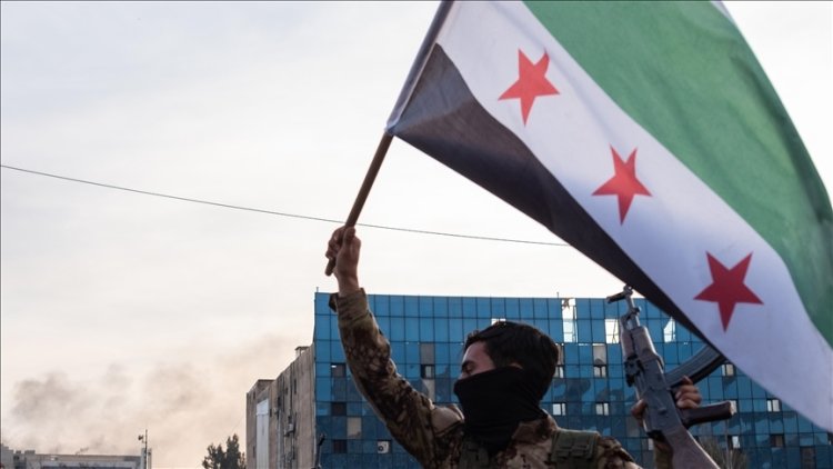 Suriye Başbakanı Beşir'den yurt dışındaki Suriyelilere "geri dönün" çağrısı