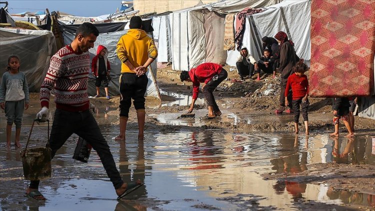 Gazze Belediyesi: Fırtına nedeniyle çadırlarda kalan siviller zor günler geçiriyor
