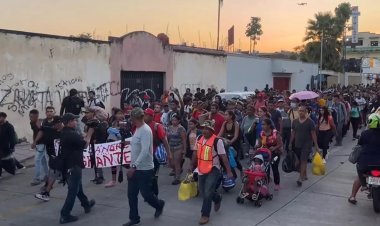 Meksika'dan yola çıkan 1500 kişilik yeni göçmen konvoyu ABD'ye doğru yola çıktı