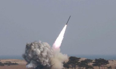 Tevgera Ensarullahê, axên îşxalkirî bi fuzeyan hedef girt