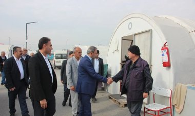 HÜDA PAR Milletvekili Demir depremzedeleri ziyaret etti