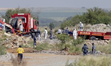 Güney Afrika'daki madenden 78 madencinin cesedi çıkarıldı