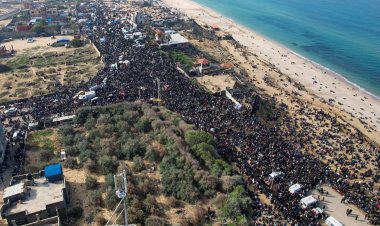 İşgalci İsrail güçleri, Gazze'de evlerine dönmeyi bekleyenlere ateş açtı