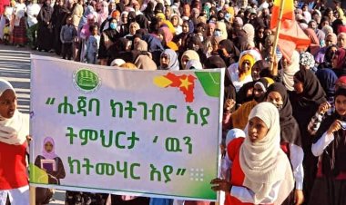 Etiyopyalı Müslümanlar, başörtüsü yasağını protesto etti