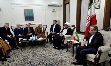 Iran Dışişleri Bakanı Kabil'de Şii Alimlere vahdet çağrısı yaptı