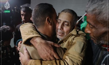 Filistinli esirler, direnişin gücüyle özgürlüklerine kavuştu: 'Hapishaneler bizi yenemeyecek'