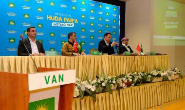 HUDA PAR li Wanê panêla “Ez Zimanê Dayikê Hildibijêrim” çêkir