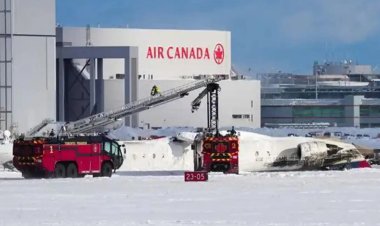 Kanada’da yolcu uçağı iniş sırasında ters döndü: 18 yaralı
