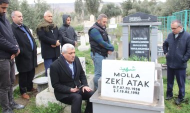 Şehid Şeyh Zeki Atak kabri başında yâd edildi