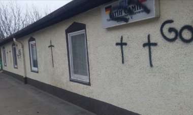 Almanya'da cami saldırıları sürüyor