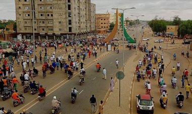 Nijer'de sivil yönetime geçiş için 5 yıl önerildi