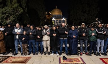 Mescid-i Aksa'da on binlerce Müslüman ilk teravih namazını eda etti