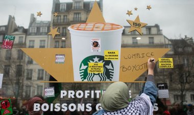 Starbucks, boykotların etkisiyle küresel satışlarında düşüş yaşıyor